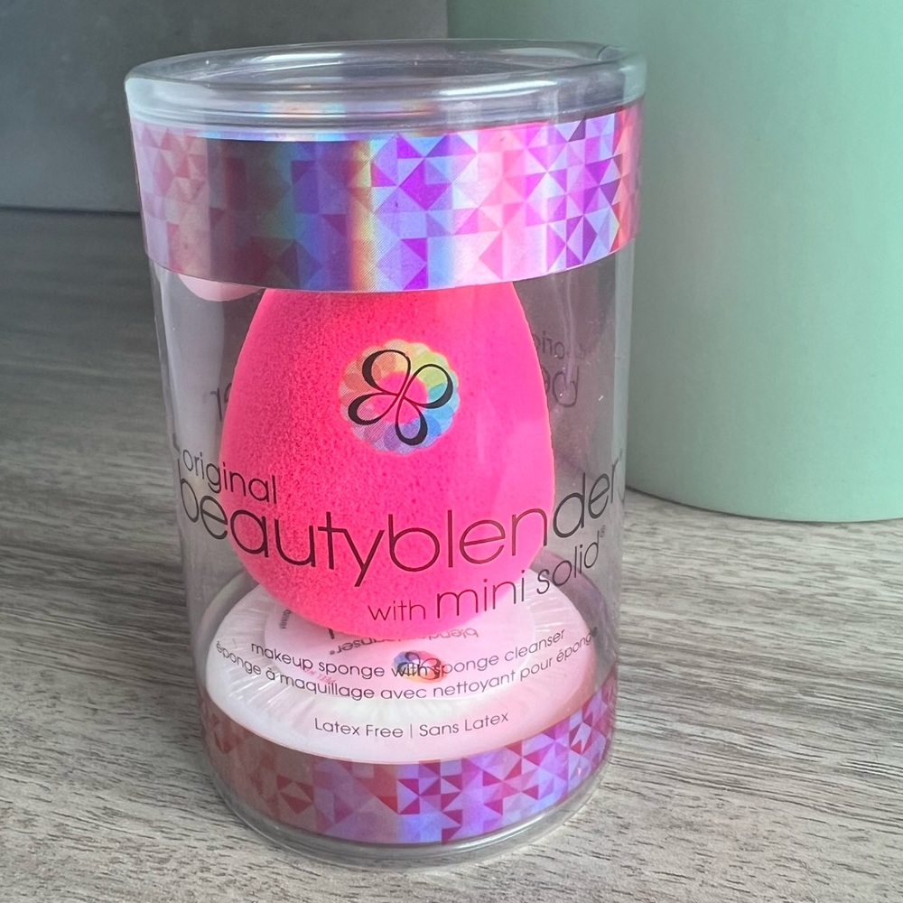 Beauty Blender Pink Sponge with Mini Solid Soap